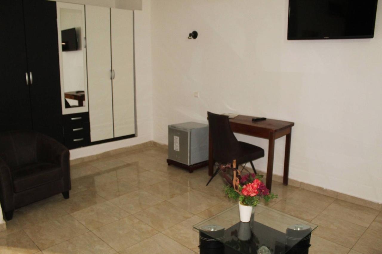 Complexe Hotelier Olympe Korhogo Exterior photo